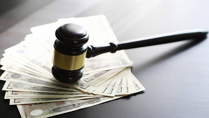 为筹资炒股炒期货<strong></p>
<p>期货银行</strong>，银行从业20年老员工诈骗超百万、获刑12年｜局外人