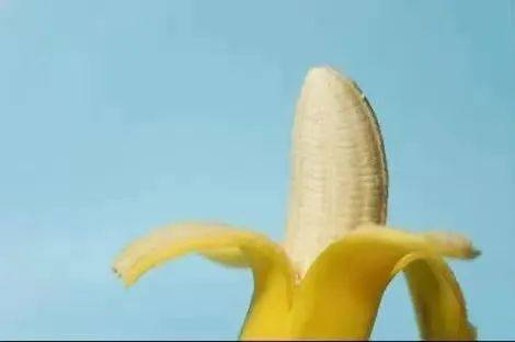 每天3分钟 尽览天下事(下雪了<strong></p>
<p>国王期货</strong>!郑州启动道路结冰Ⅳ级应急响应/这事千万不能干!郑州28人被刑拘/马航MH17坠机案调查工作暂停)