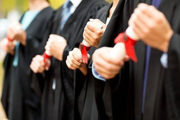 正常毕业学信网却显示结业，学校怎能如此“不上心”？