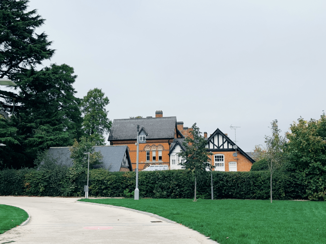 年均收费20万+人民币，录取率不足20%！英国私校贵在哪里？