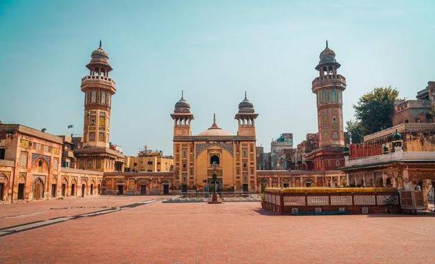 一万人民币能在巴基斯坦玩几天<strong></p>
<p>玩币</strong>？巴铁小伙：最少可以玩上30天