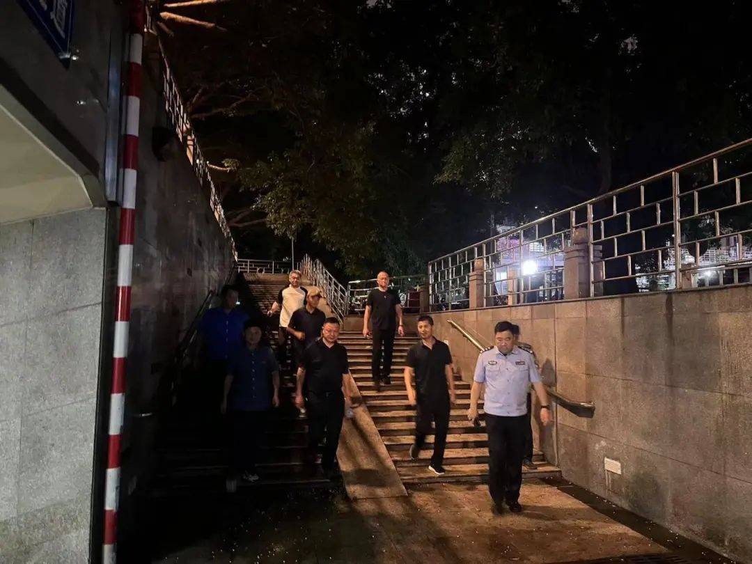 厦门市多部门联合开展“夏季送清凉”专项救助行动