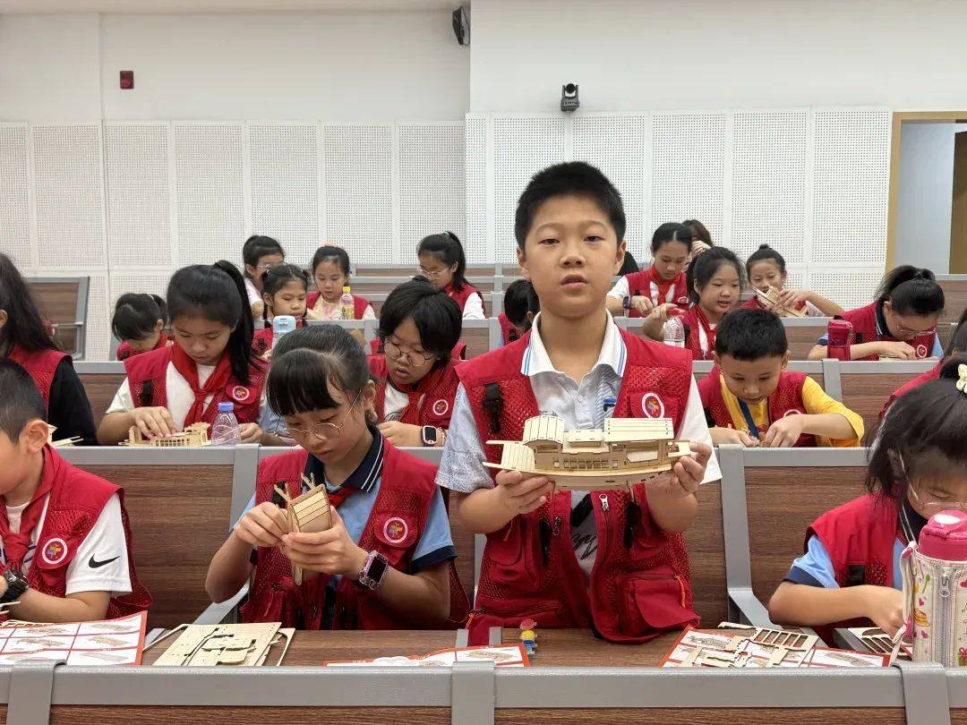 庆祝新中国成立75周年丨厦门航标处联合厦门市青少年宫举办青少年航海科普主题宣传教育活动