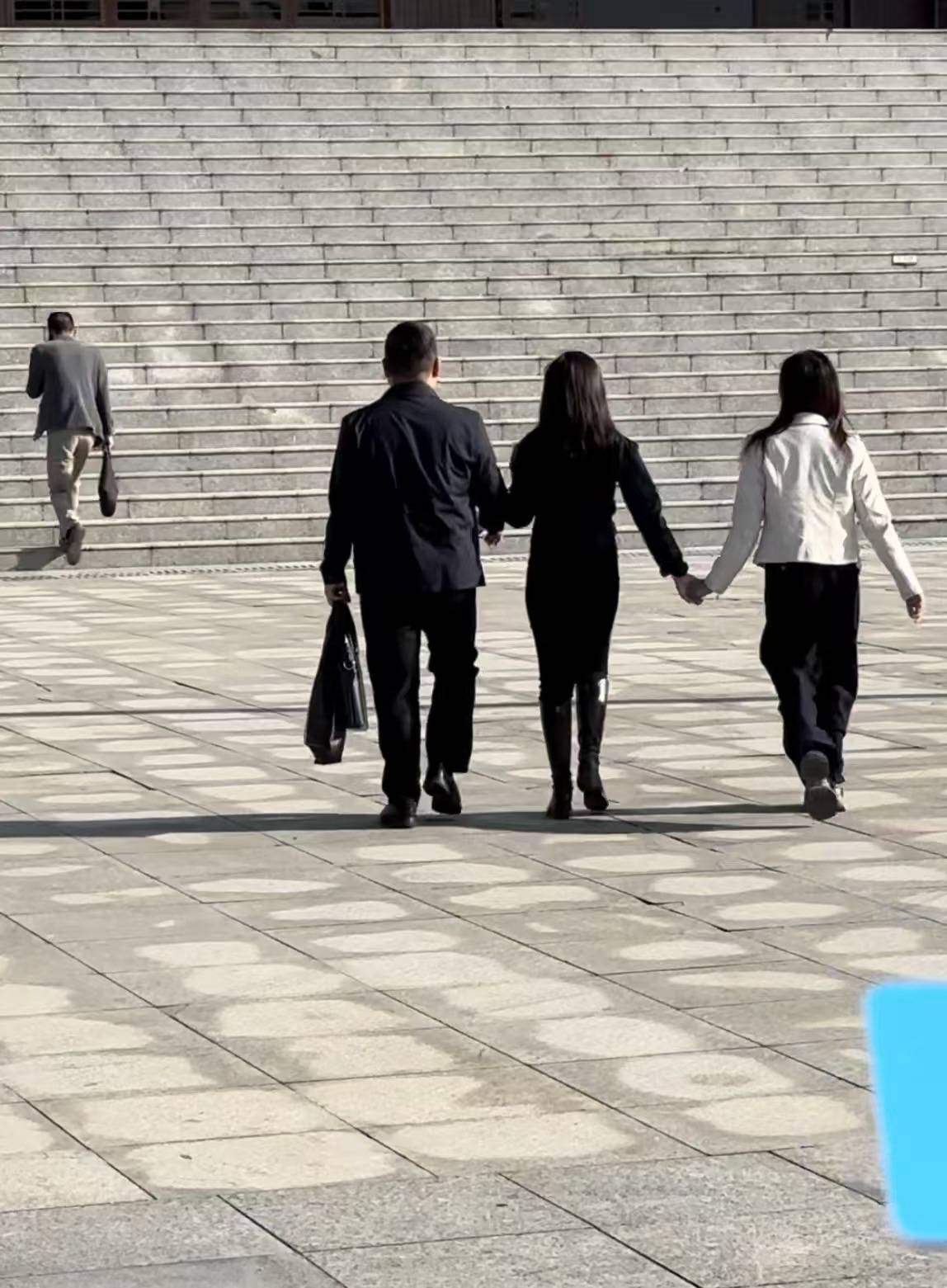 死刑!余华英拐卖儿童案重审宣判<strong></p>
<p>货币走势图</strong>,其当庭表示上诉