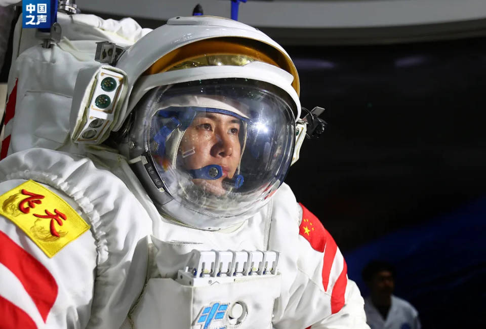 杨利伟飞天时王浩泽还在上初中<strong></p>
<p>数字币价格</strong>!90后女航天员:没有什么事情是女孩子不能做的