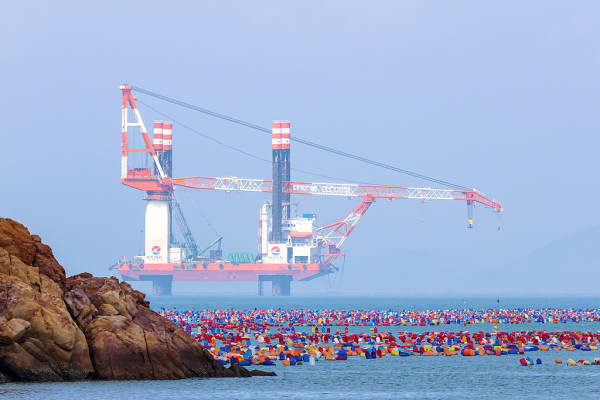 “某些国家话说得很满却不落实<strong></p>
<p>电子货币交易</strong>，中国正相反”