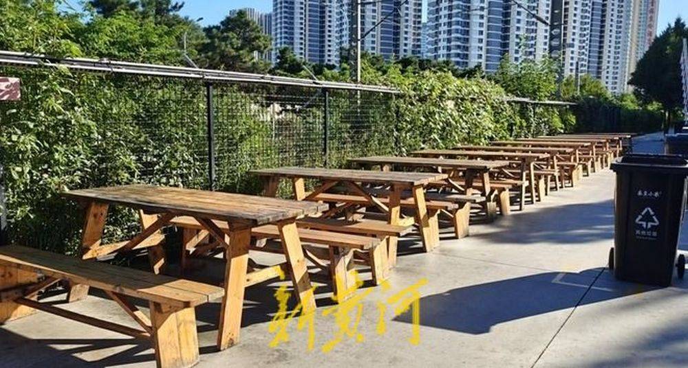 秦皇岛一网红夜市被指违规占用规划绿地却经营4年之久<strong></p>
<p>电子货币交易</strong>,当地回应:无审批手续 | 刚调查