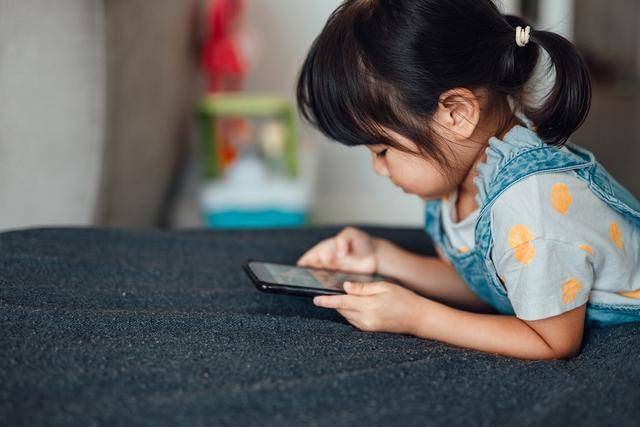 女儿回家唱起“一条大香蕉”<strong></p>
<p>软件配置</strong>，杭州爸爸有点上头：这样的同桌要不要换？