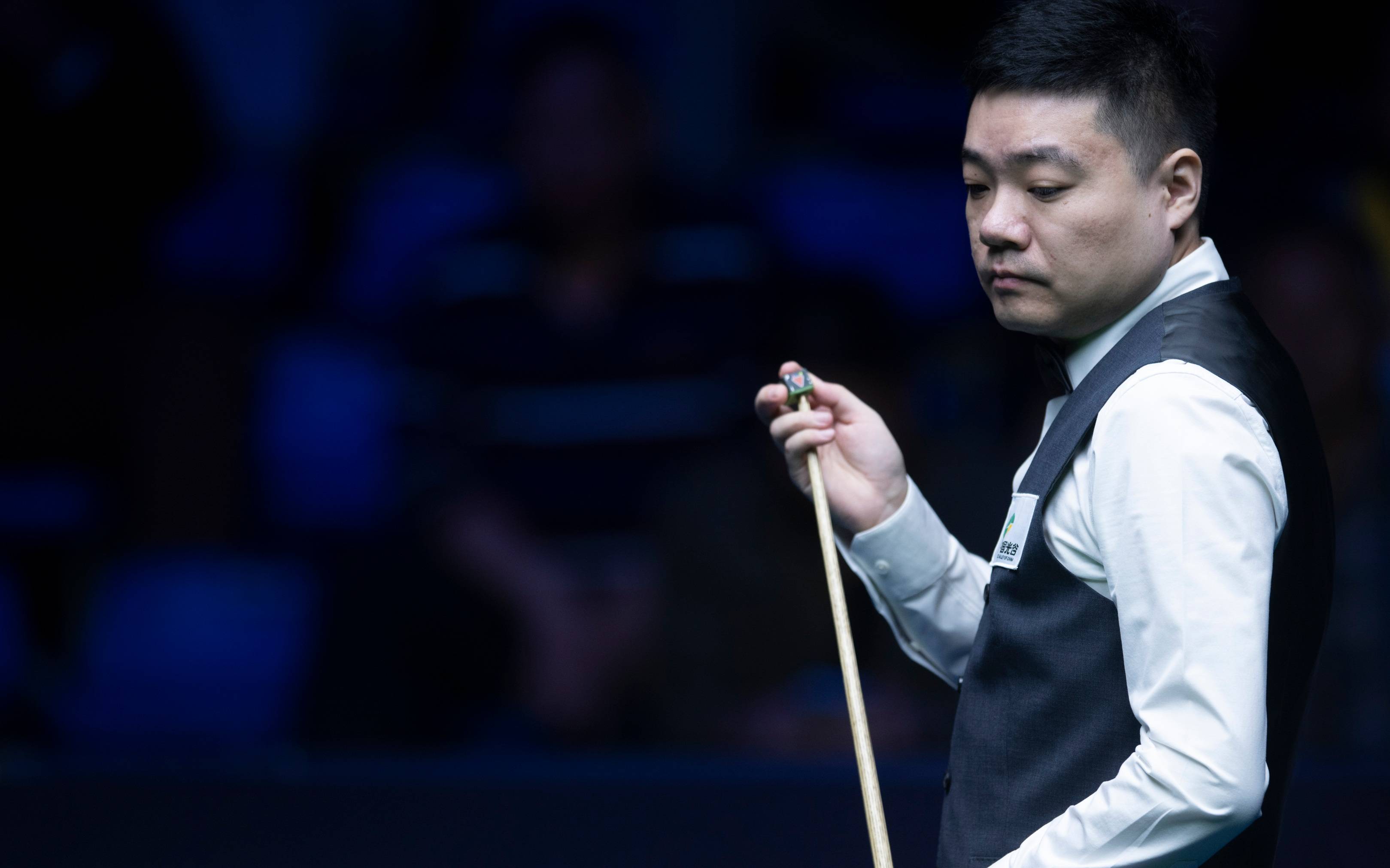 丁俊晖击败新科世锦赛冠军<strong></p>
<p>软件配置</strong>,与徐思会师国锦赛半决赛