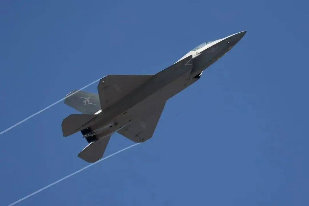 人民空军“三剑客”将升级为“四剑客”<strong></p>
<p>换算货币</strong>！歼-35A试验试飞过程公开：动则灵、静则稳