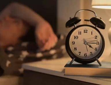 四川一麻醉科医生20多次为失眠女友注射麻醉药致其中毒身亡<strong></p>
<p>换算货币</strong>，获刑2年半