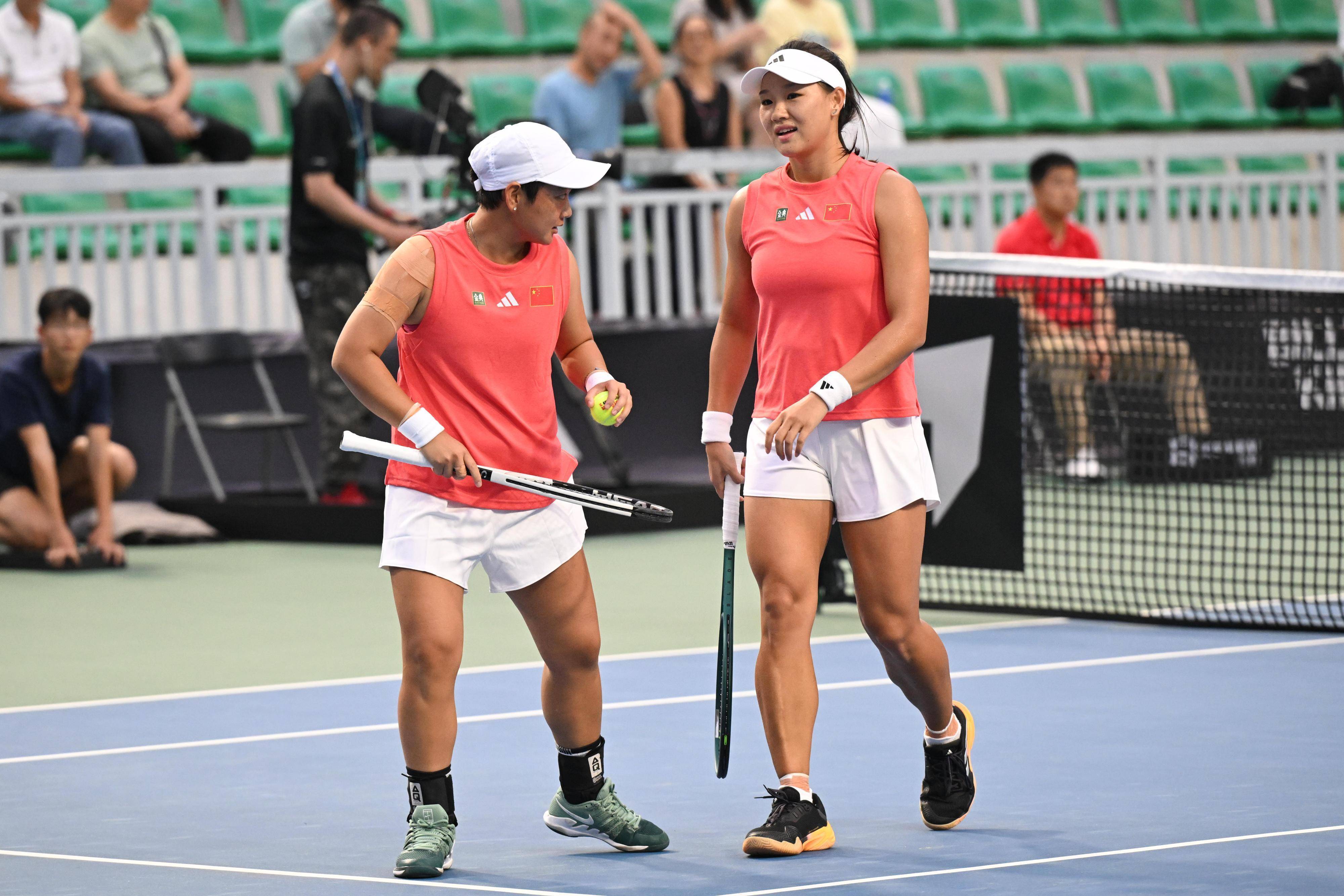 中国队3比2险胜比利时队<strong></p>
<p>货币直接交易</strong>，晋级明年比利·简·金杯世界组资格赛