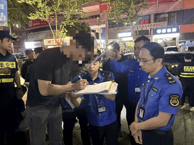 “锅铲声敲得我睡不着”!深夜<strong></p>
<p>货币直接交易</strong>,深圳多名流动摊贩被劝离……