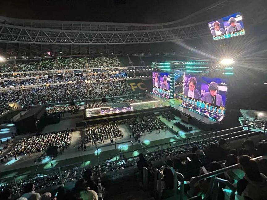 现场超3万人<strong></p>
<p>货币直接交易</strong>!昨晚北京朝阳这里有场顶级电竞赛