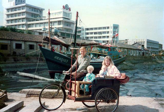 定居中国的美国教授潘维廉：中国远远领先<strong></p>
<p>债券交易流程</strong>，每次出国都感觉回到20年前