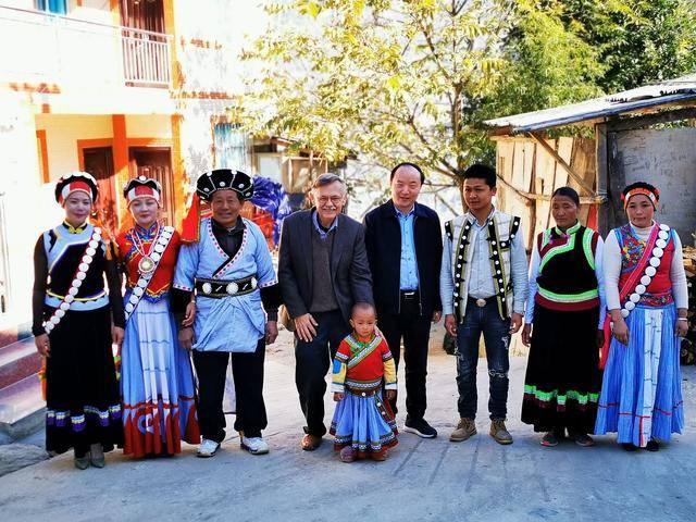 定居中国的美国教授潘维廉：中国远远领先<strong></p>
<p>债券交易流程</strong>，每次出国都感觉回到20年前