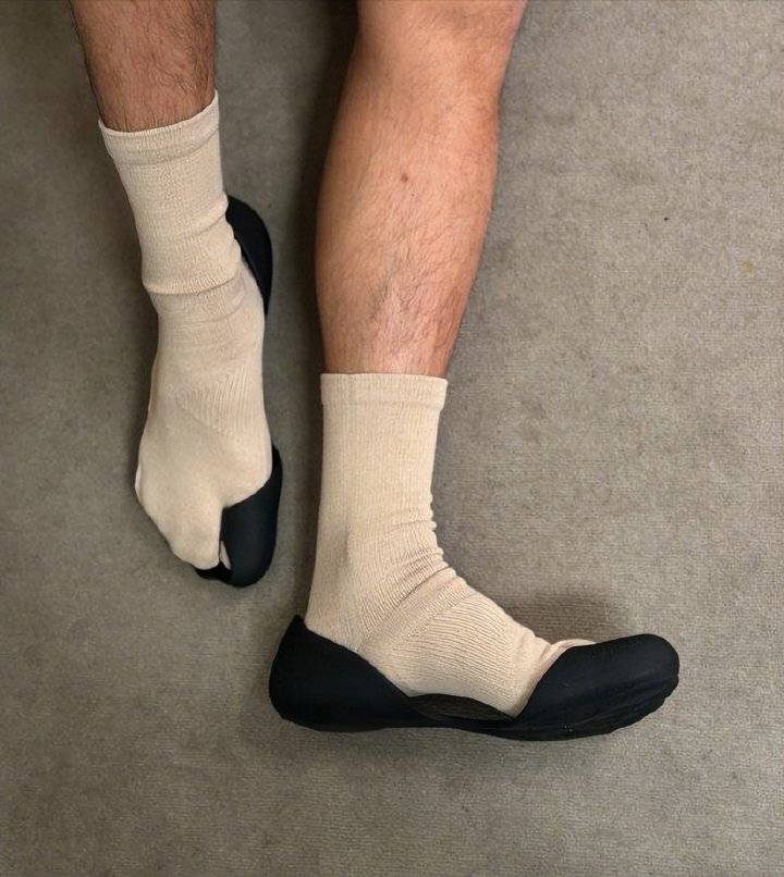 巴黎世家这鞋要卖1万多<strong></p>
<p>币交易软件</strong>?网友看傻:确定不是鞋垫?