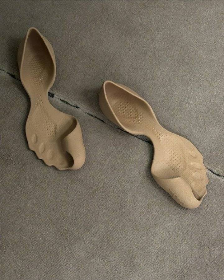 巴黎世家这鞋要卖1万多<strong></p>
<p>币交易软件</strong>?网友看傻:确定不是鞋垫?