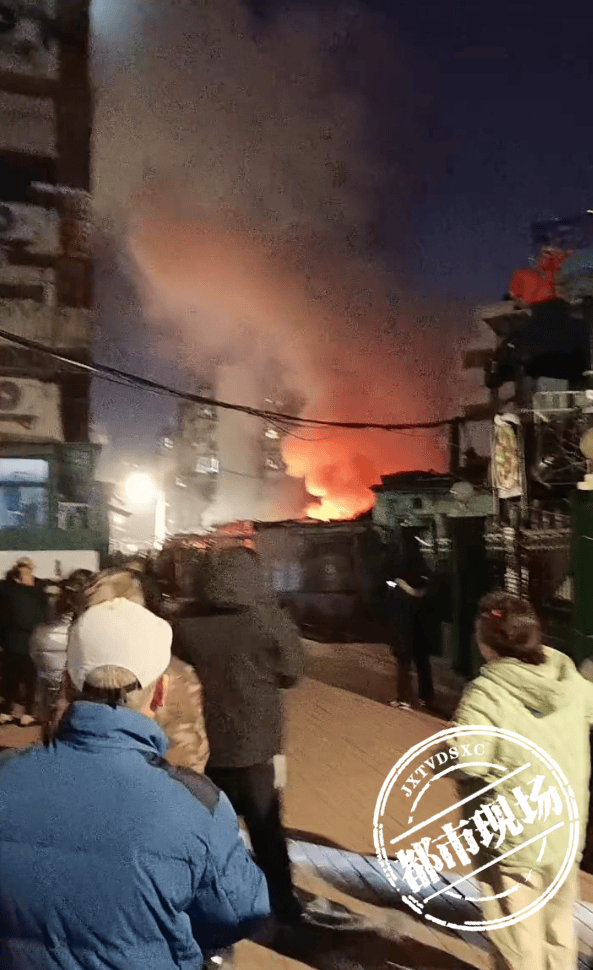 “我家楼都动了”<strong></p>
<p>币币账户</strong>，天津一小区突发火灾，当地消防深夜通报