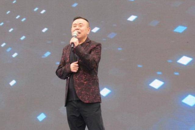 潘长江：我钱花一辈子也花不完<strong></p>
<p>刷软件下载量</strong>，如今67岁却越活越“糊涂”了