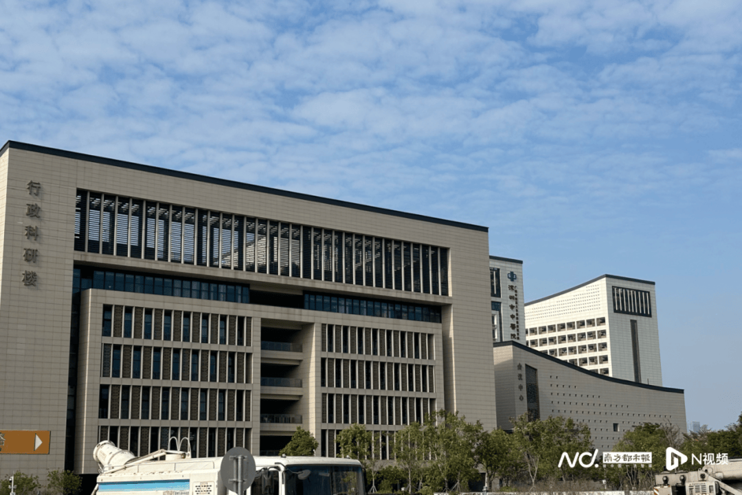 减少绕行超4公里<strong></p>
<p>免费交易网</strong>！深圳多位专家来到这条快速路……