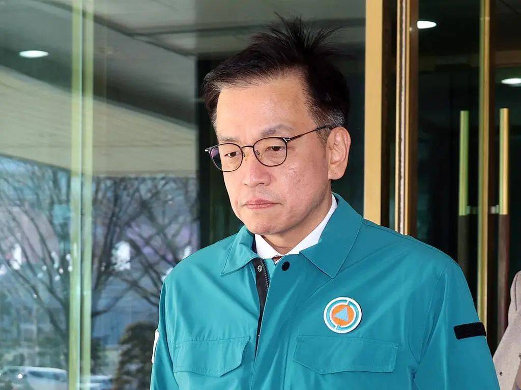 最新消息：黑匣子部分受损！179人遇难<strong></p>
<p>eth币网</strong>，有人一家9口都在机上，济州航空CEO鞠躬道歉！航司：事发前已投保10亿美元责任保险赔偿