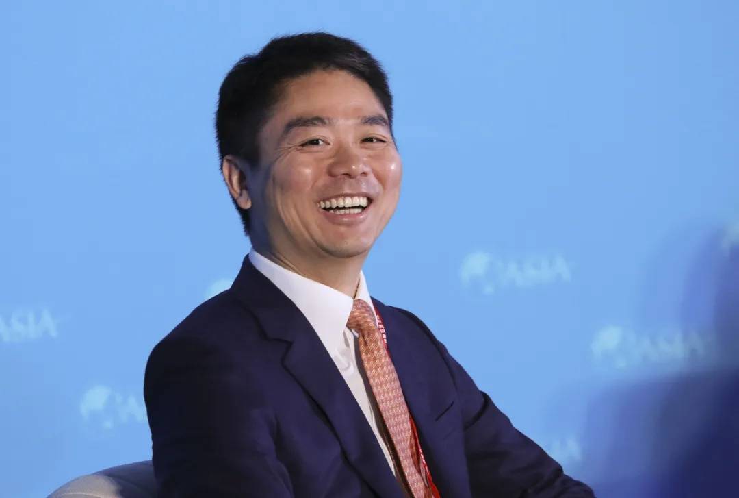 多位老师回应“刘强东发10万现金”<strong></p>
<p>货币特征</strong>,师生旧合照曝光