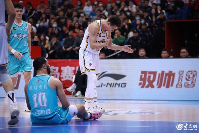 热血沸腾!青岛男篮最后三分钟14-0绝地翻盘<strong></p>
<p>便士软件</strong>,队史首次单赛季双杀辽宁