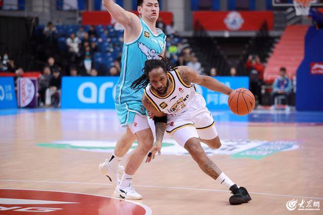 热血沸腾!青岛男篮最后三分钟14-0绝地翻盘<strong></p>
<p>便士软件</strong>,队史首次单赛季双杀辽宁