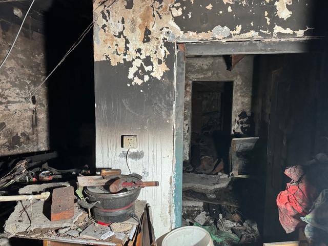 离谱!北京一女子电热毯起火后换房接着睡<strong></p>
<p>币付</strong>,烧毁一排房屋……