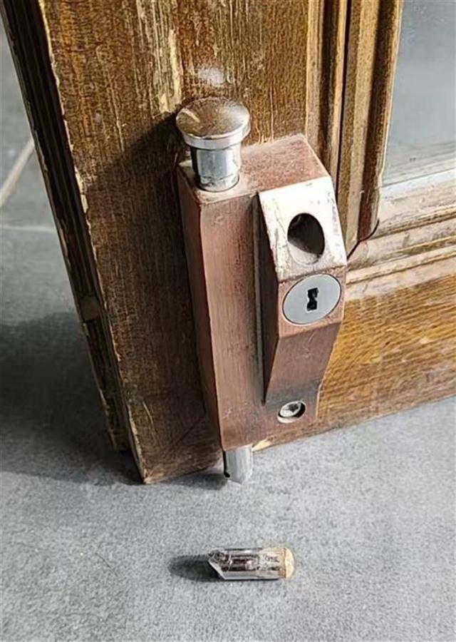 大同官方核查“店铺被撬锁开灯”事件<strong></p>
<p>选择软件</strong>，律师：撬锁入室涉嫌违法，且滥用行政权力