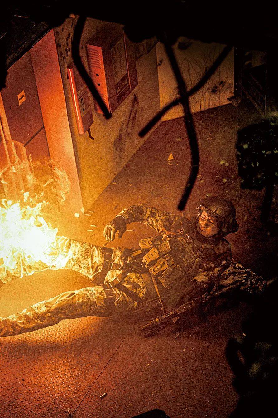 电影《蛟龙行动》：<strong></p>
<p>币币</strong>我们也要有一部自己的潜艇电影