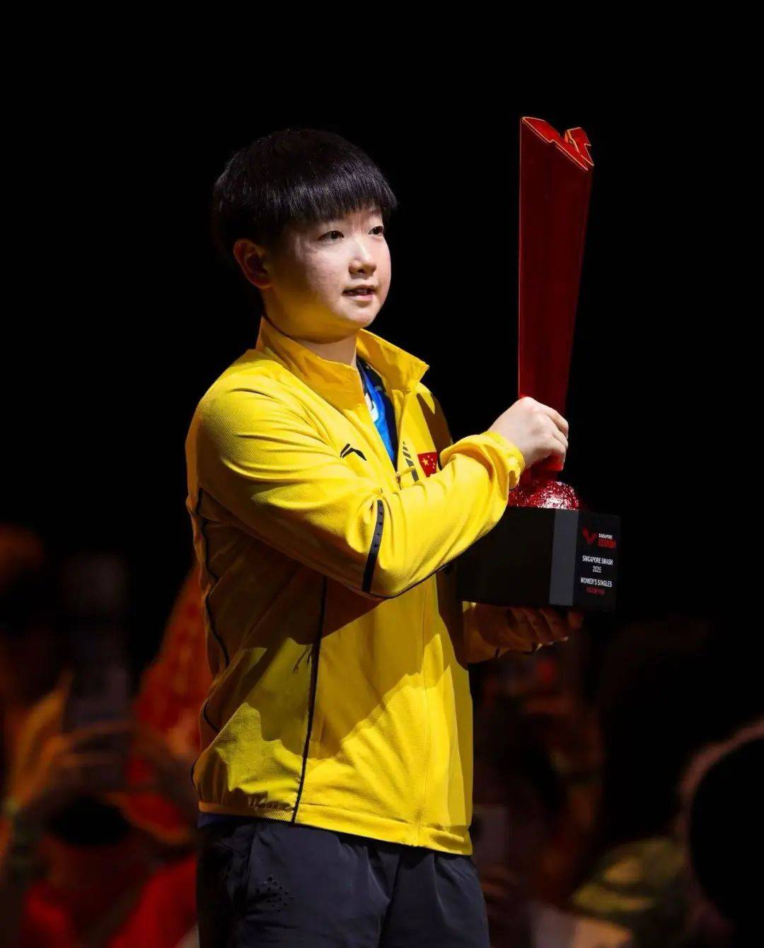 林诗栋男单夺冠<strong></p>
<p>p币</strong>,孙颖莎女单登顶 | WTT新加坡大满贯赛国乒五冠收官