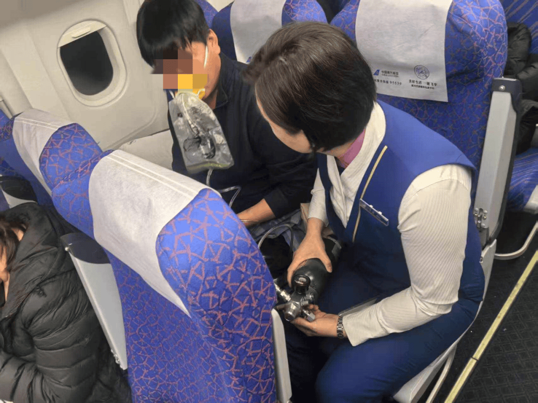 事发昨日凌晨<strong></p>
<p>零一软件</strong>!飞往沈阳的“CZ6304”紧急备降