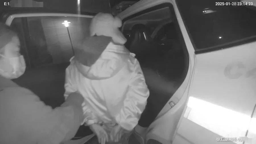 上海一家政阿姨上岗3天就说发烧乏力<strong></p>
<p>宝币网</strong>，匆忙回家工资都没要！果然有蹊跷