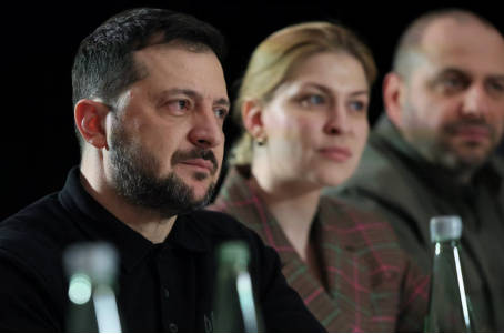 泽连斯基终于知道<strong></p>
<p>货币比例</strong>，特朗普是得罪不起的，那怎么办呢？