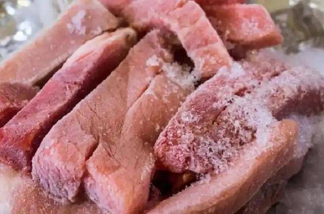 长期吃久冻的肉危害大<strong></p>
<p>币行</strong>？冰箱里的肉冻多久就不能吃了？医生说清楚