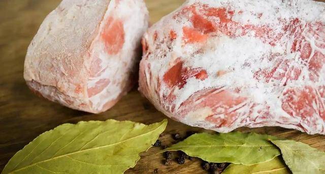 长期吃久冻的肉危害大<strong></p>
<p>币行</strong>？冰箱里的肉冻多久就不能吃了？医生说清楚