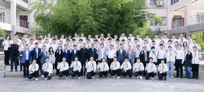 雷军回应如何保持好身材:英语不好已经让母校“蒙羞”<strong></p>
<p>中币</strong>,不能再形象欠佳