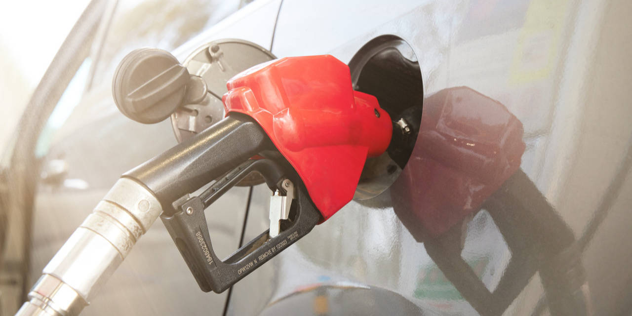 国家发展改革委:4月17日24时起<strong></p>
<p>刷软件</strong>,国内汽、柴油价格每吨分别降低480元和465元