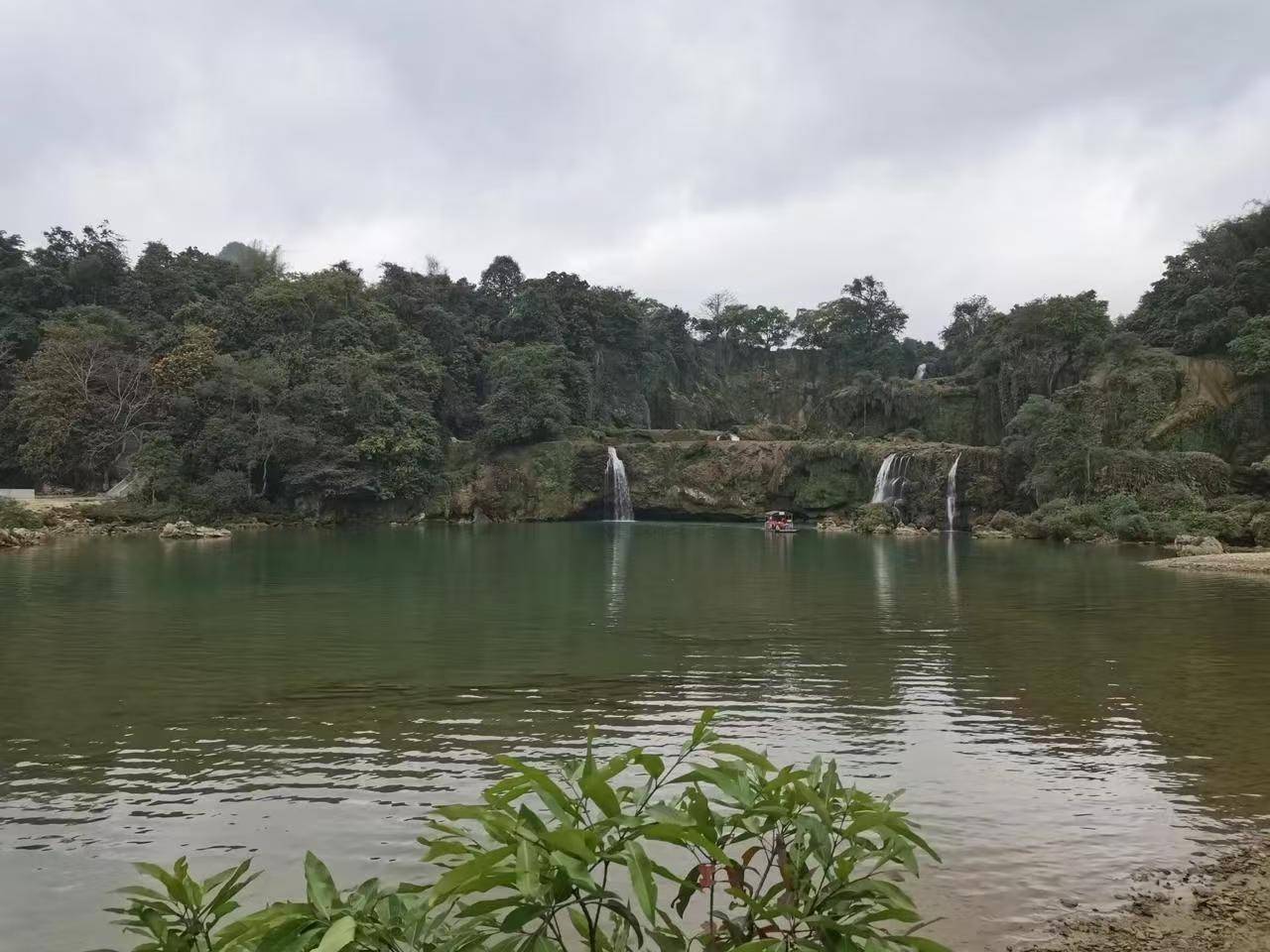 广西德天跨国瀑布变“小水滴”<strong></p>
<p>算网软件</strong>，景区：枯水期，水量要到6月以后恢复