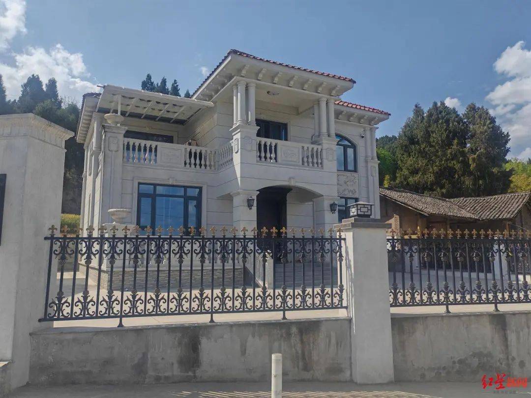 小伙搬砖9年攒200万<strong></p>
<p>eth价格</strong>，修别墅买车：宁愿不要这些钱，若时间倒流想好好读书