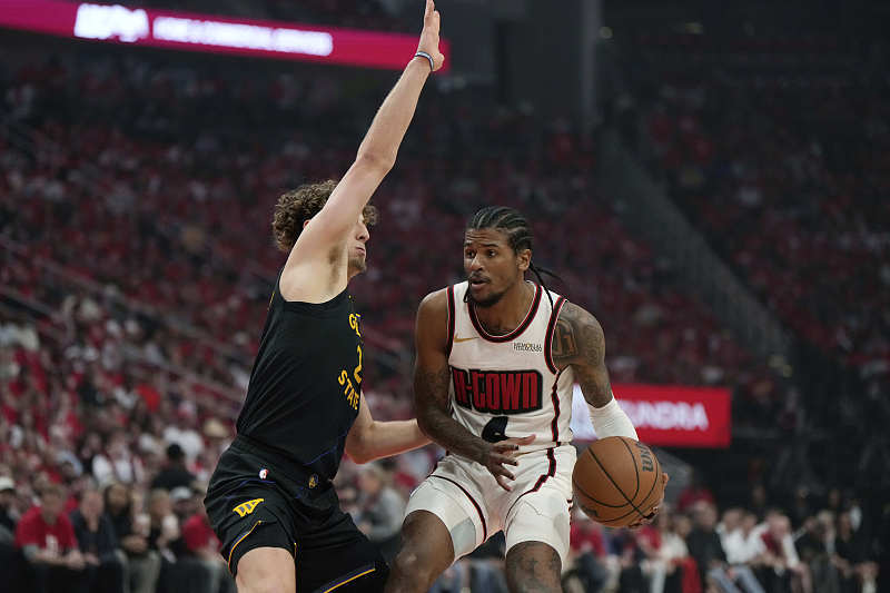 NBA季后赛 | 火箭首轮出局 等待新星成长还是直接交易超巨？