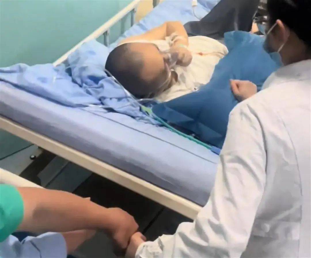 突发讣告！他已去世<strong></p>
<p>对冲货币</strong>，从确诊到离世仅1个月！