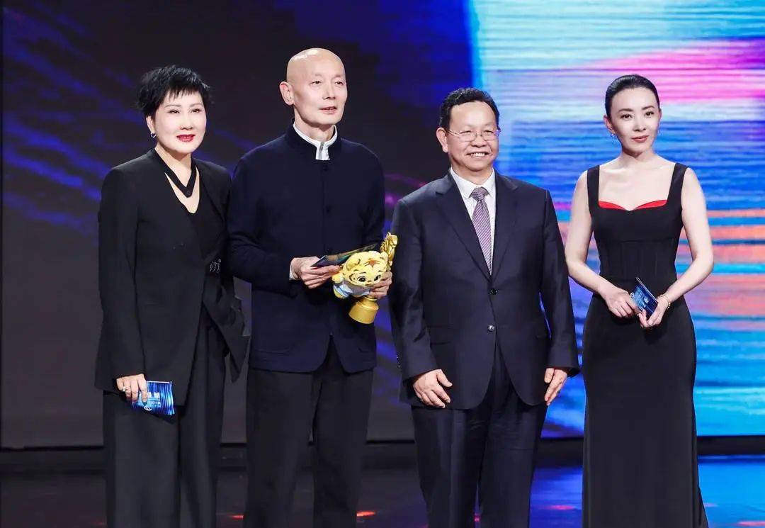 官方正式公布！确认是葛优