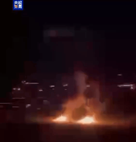 突发！印度向巴基斯坦三地发射导弹，巴方誓言回应！两架印空军战机被击落，巴方全国空域关闭48小时