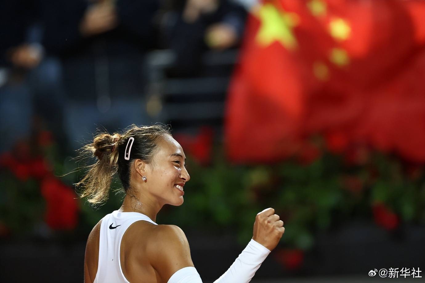 生涯首胜萨巴伦卡<strong></p>
<p>在线货币换算</strong>,郑钦文赛后发博:山海皆可平,半决赛对阵高芙,再迎复仇之战