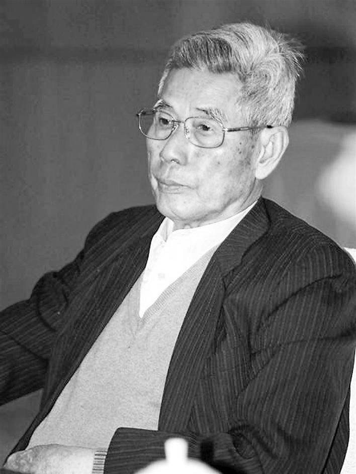 新华社原香港分社副社长、深圳市委原副书记秦文俊逝世