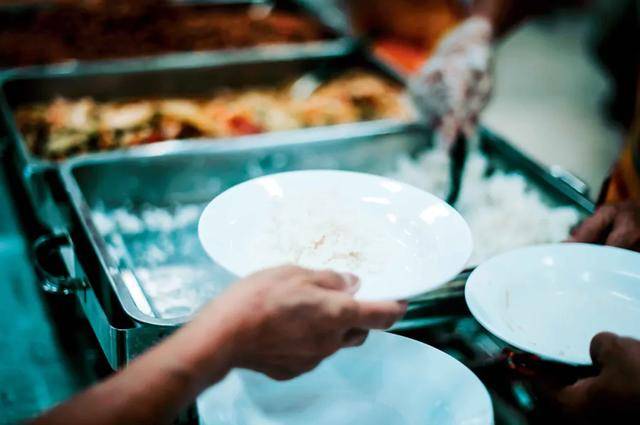 “小官巨贪校长”<strong></p>
<p>清币价格</strong>,让乡镇初中生吃不饱