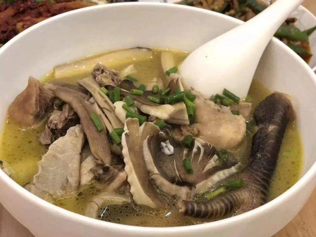 “天价”鸡枞调查：最贵卖到1800元/公斤！雨水少致产量低<strong></p>
<p>门罗币软件</strong>，多地价高客少